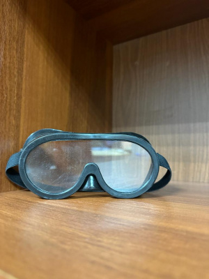 очки защитные закрытые в ассортименте
