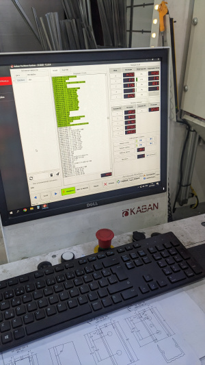 KABAN ZC 4040 4-осный обрабатывающий центр для алюминия