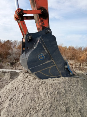 Усиленный ковш для экскаватора Case CX330 LR