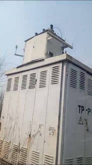 Трансформаторный пункт КТПН-400, представляющий из себя установленный на железобетонные блоки металлический корпус трансформаторного пункта
