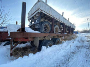 Прицеп ЧМЗАП-9985, зав. № машины (рамы) - 22Х13142, г.в. - 1979, Гос. рег. знак - 7304АА 22, цвет - коричневый