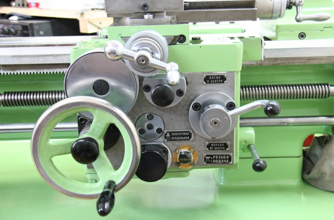 станок токарный 1ис6118. Siemens sinumerik 810d. 1и611п круглый. Midv 611. станок токарно-винторезный иж 1и611п.
