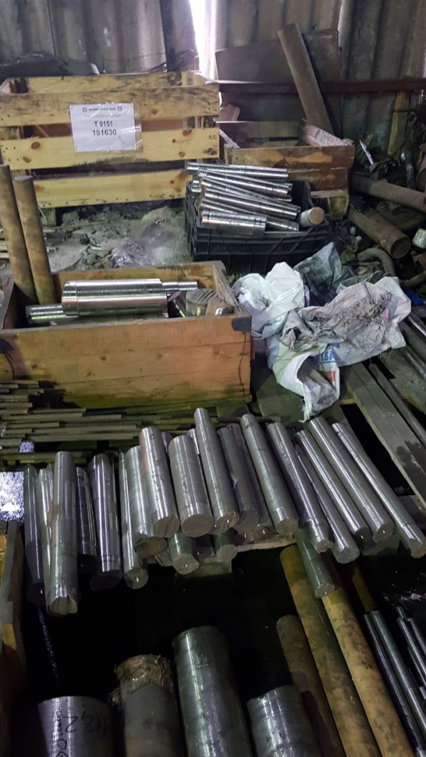 инструментальную быстрорежущую сталь, титан, гафний, рений, ниобий и другие металлы лом, прокат по России