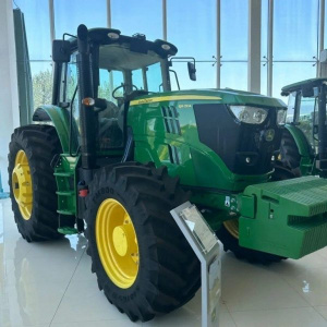 Трактор John Deere 6M2104