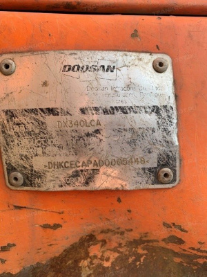 Экскаватор DOOSAN DX340LCA, 2013 г.в., цвет: оранжевый, зав.№ машины (рамы): DHKCECAPAD0005448, двигатель № DE12TIS323460E00, коробка переда