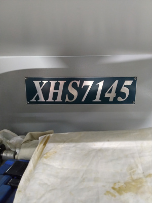 Вертикальный фрезерный станок с ЧПУ XHS7145 2014 г. (4 оси)