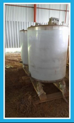 Резервуар вертикальный для хранения молока