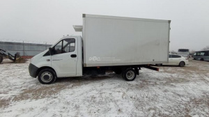 Специализированный, фургон для перевозки пищевых продуктов 2824NE