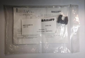 BMF 32-HW-14, BAM00MU Balluff Крепежный уголок для магнитных датчиков BMF32