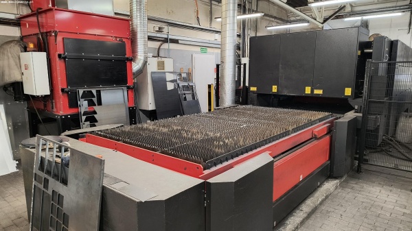 Станок лазерной резки AMADA LCG3015