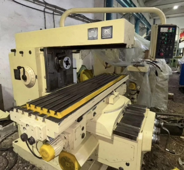 Консольно-фрезерный универсальный станок FU 315 V/2