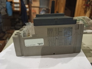 КОММУТАЦИОННЫЙ БЛОК NS250H,3P 31404,MERLIN