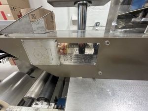 Горизонтальная упаковочная машина Флоу Пак DZB-400