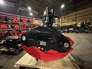 Лесозахват маятниковый на экскаватор-погрузчик JCB