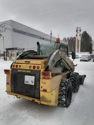 Мини-погрузчик New Holland L223