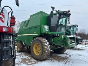 Комбайн уборки зерна John Deere W330