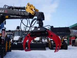 Лесозахват маятниковый на экскаватор-погрузчик JCB