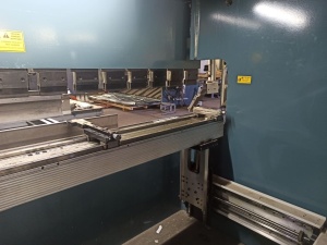 Листогибочный пресс Durma AD-R 30100 с ЧПУ (100 тонн)