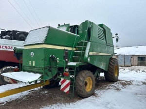 Комбайн уборки зерна John Deere W330