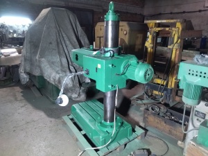 Радиально-сверлильный станок 2Е52