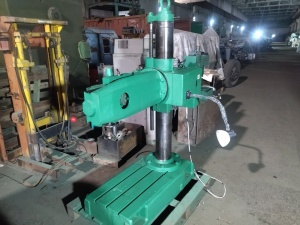 Радиально-сверлильный станок 2Е52