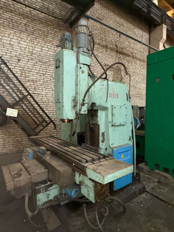 Вертикально-фрезерный станок с ЧПУ 6р13ф3