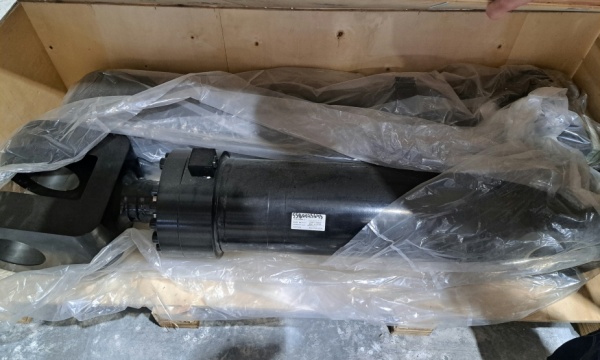 Цилиндр подъёма стрелы ST14