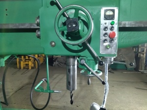 Радиально-сверлильный промышленный станок 2М57