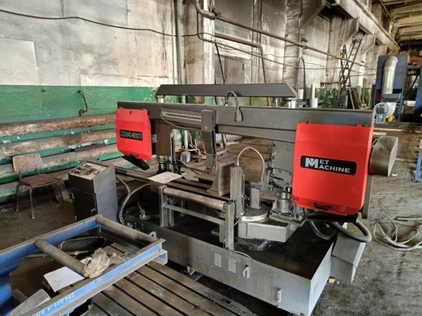 Полуавтоматический ленточнопильный станок MetMachine LSZ4040-N000T0 с поворотной рамой, 2024 г.в