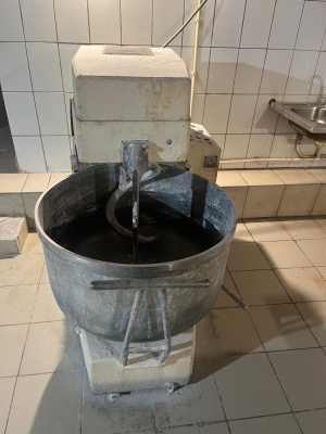 Тестомесильная машина