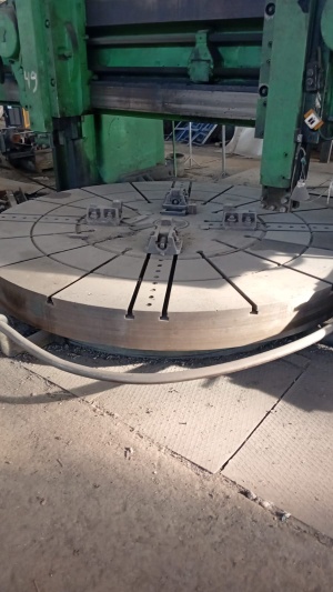 Токарно-карусельный двухстоечный станок 1М557