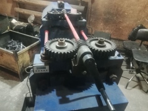 Лиcтoправильная машина