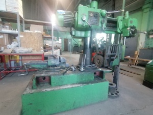 Вертикально-сверлильный станок 2Е52