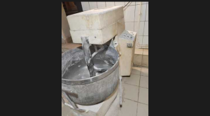 Тестомесильная машина