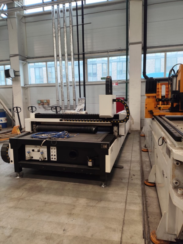 УСТАНОВКА ЛАЗЕРНОГО РАСКРОЯ ЛИСТА GWEIKE LF3015E