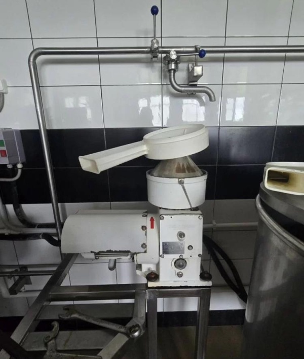 Молочный сепаратор Ж5-осб -500