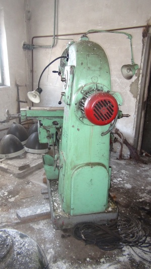 Станок вертикально-фрезерный F2-250