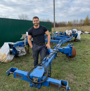 Плуг оборотный 9 корпусной(8+1)