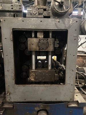 Бесцентрово-токарный станок модели КМ-9309