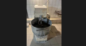 Тестомесильная машина