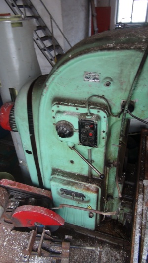 Станок вертикально-фрезерный 6М-13П