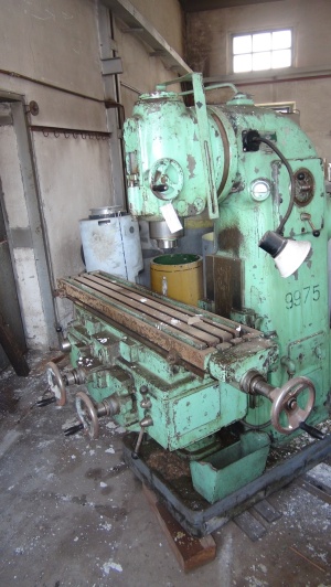 Станок вертикально-фрезерный F2-250