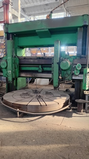 Токарно-карусельный станок 1М557