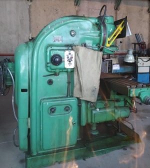 Вертикально-фрезерный станок 6Р13 (аналог)