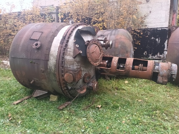 Реактор нержавеющий объем 5 куб, 2 шт