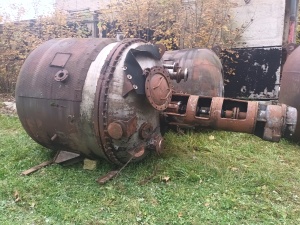 Реактор нержавеющий объем 5 куб, 2 шт