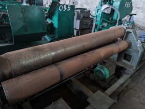 Листогибочная машина (вальцы) И2220 катают 10 мм при ширине 2000 мм