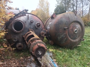 Реактор нержавеющий объем 5 куб, 2 шт