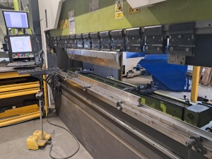 Гидравлический листогибочный пресс с ЧПУ TOSKAR MASTERFAB 3100-175