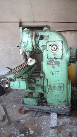 Станок вертикально-фрезерный F2-250